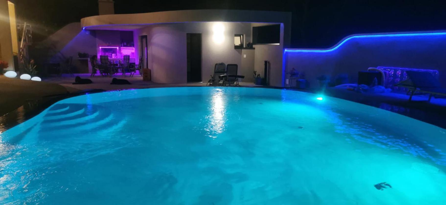 Villa Elke Maria With Overflow Pool And Hydromassage Novigrad Istria Kültér fotó